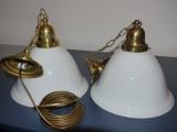2 sehr schöne Lampen, Milchglas, Messingteile, eignen sich gut über einem Esstisch <br>Lampendurchmesser: 30 cm 